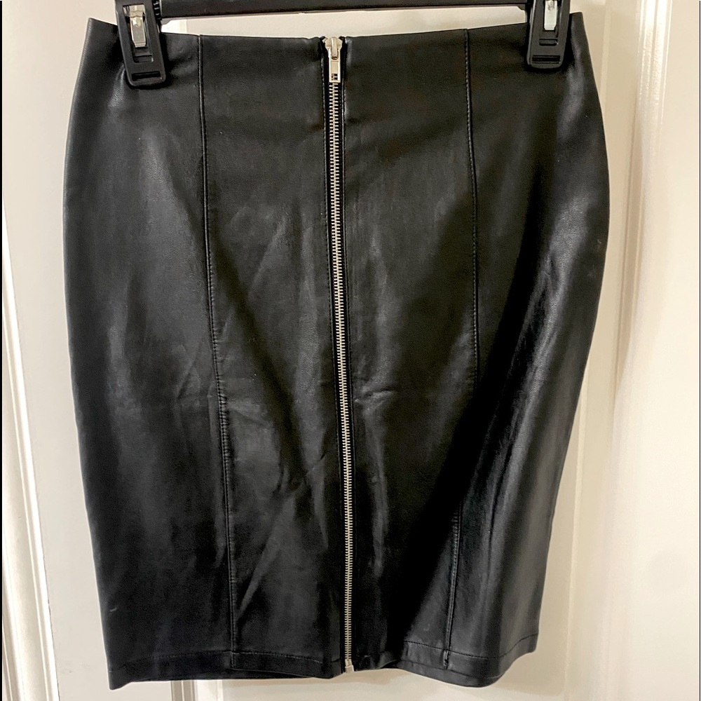 Forever21 Leather body con Skirt with zipper!